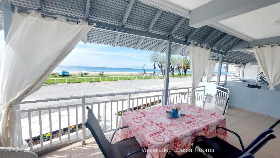 פלוגיטה Vasileiadou Coastal Rooms מראה חיצוני תמונה