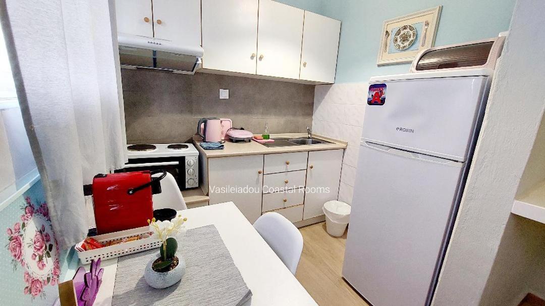 פלוגיטה Vasileiadou Coastal Rooms מראה חיצוני תמונה