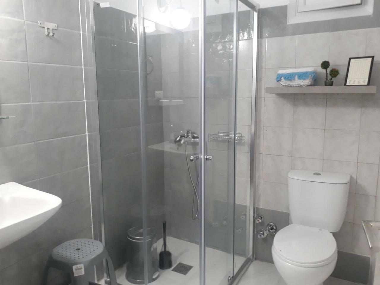 פלוגיטה Vasileiadou Coastal Rooms מראה חיצוני תמונה